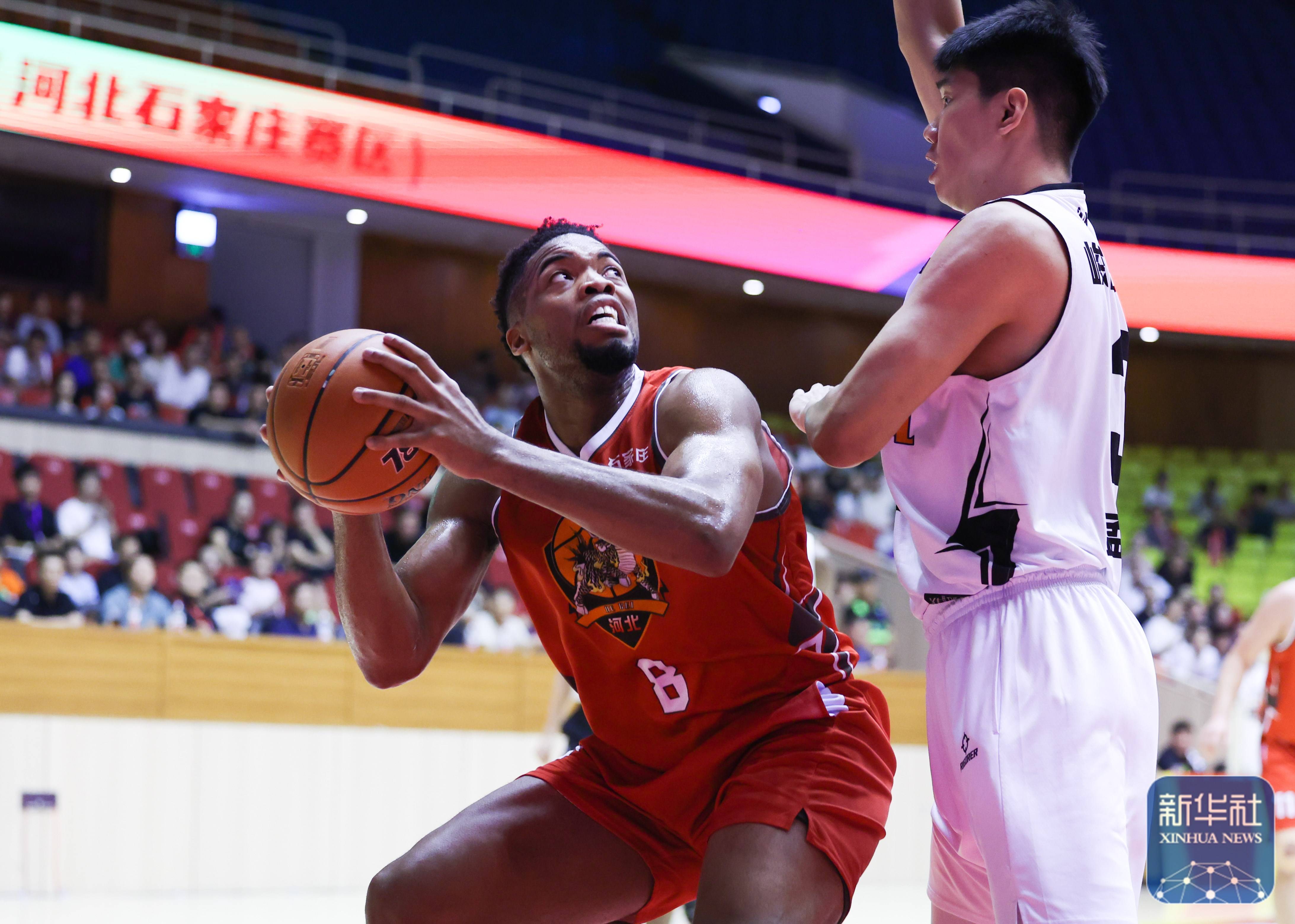 爱游戏在线登录关于风云突变广州队国际比赛日队长鼓劲今晚广州队备战欧篮联，现场解说直呼：清晨山东男篮备战欧联的信息